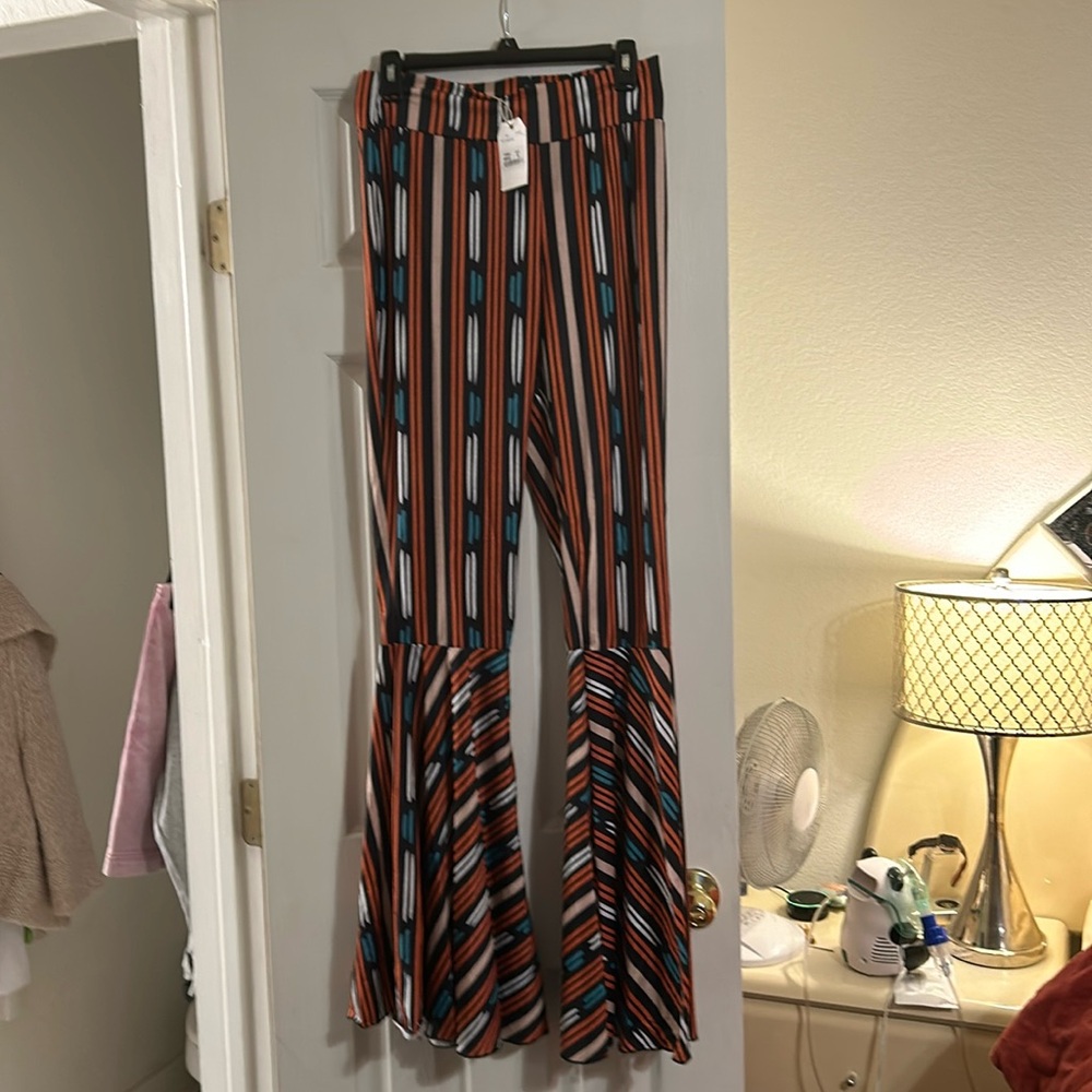 NWT Grace and Emma pull on flairs super cute lots of stretch